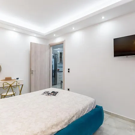 The Diamonds Of Naxos - Aggidia *