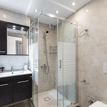 The Diamonds Of Naxos - Aggidia Agkidia